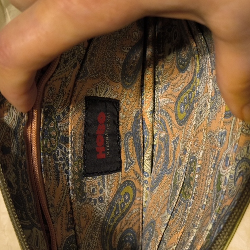 ✨Low Start ✨HOBO Paisley Interior Leather Wristlet - Picture 2 of 6